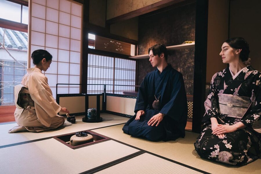 Kyoto: Tea Ceremony with Kimono and Photoshoot - The 90-Minute Flow: From Dressing to Your Three Photos