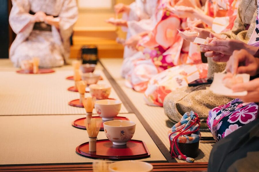 Kyoto: Tea Ceremony with Kimono and Photoshoot - Choosing Between Nishiki Market and Gion (and Why It Affects Your Day)