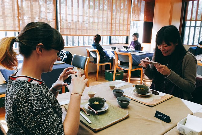 Kyoto tea town for matcha lovers - Tsuen Main Branch: the 850-year-old matcha snack stop