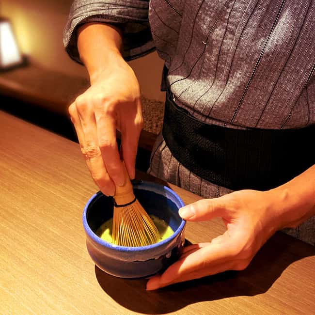 Kyoto: Wazuma Magic Show & Tea Ceremony - The 30-minute Wazuma illusion show up close