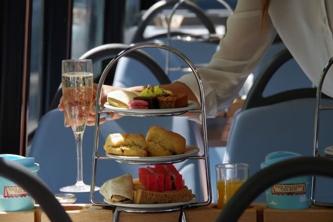 London Afternoon Tea Bus with Panoramic Tour - Getting the best seats: top deck views without the stress