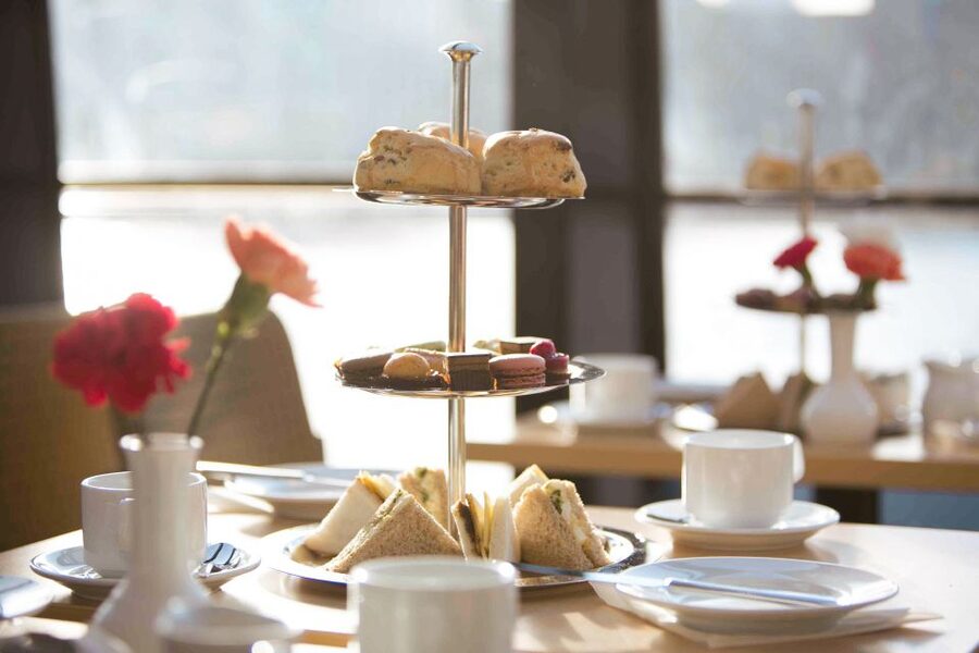 London: Afternoon Tea Cruise on the River Thames - Commentary on the water: getting value from the sights without a guidebook