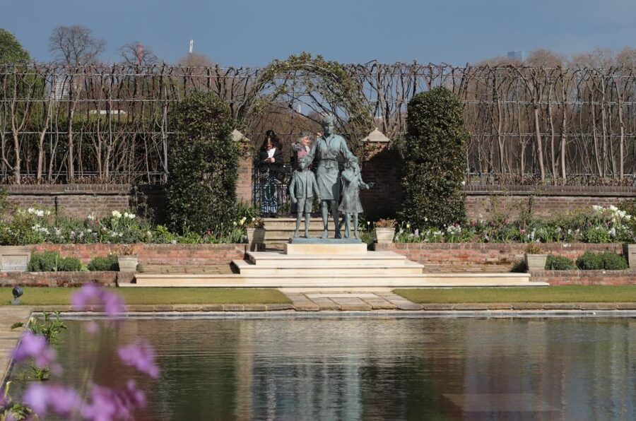 London: Buckingham Palace Walk & Tea at Kensington Palace - Key highlights to look for