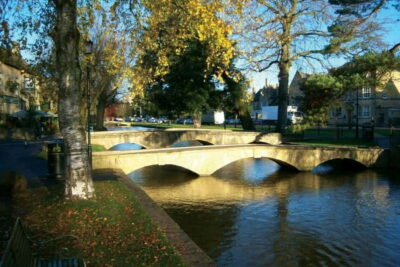 London: Cream Tea at Blenheim Palace & the Cotswolds Tour - Coach comfort, Wi-Fi, and the reality of a 10–11 hour day