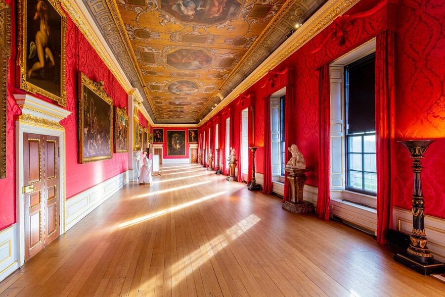 London: Kensington Palace Tour, Guard Change & Afternoon Tea - Who should book this tour