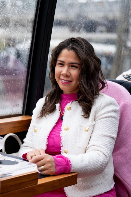 London: Traditional Afternoon Tea Tour in a Luxury Coach - Traditional British afternoon tea with a French twist