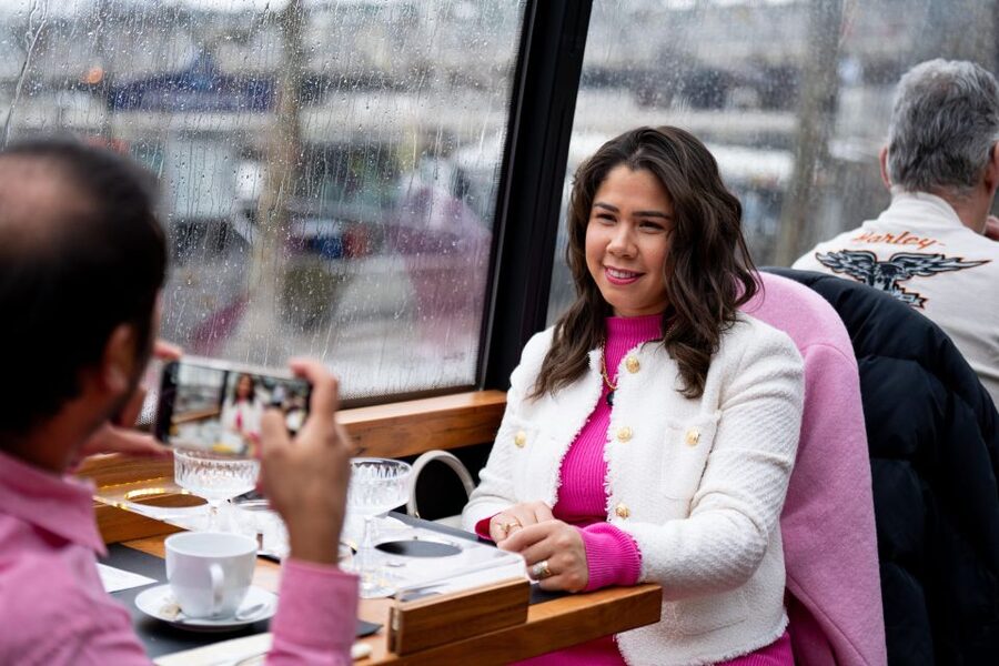 London: Traditional Afternoon Tea Tour in a Luxury Coach - Luxury double-decker comfort for a 2-hour tea break
