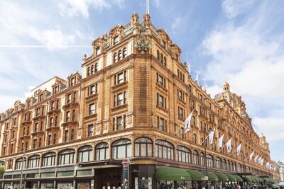 London Vintage Bus Tour and Cream Tea at Harrods - Victoria coach station at 1:00 PM and riding the vintage bus
