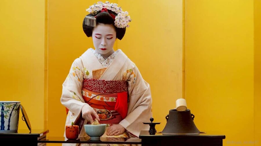 Maiko Dance and Tea Ceremony on a Noh Stage in Kyoto - Key points worth your time