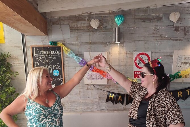 Málaga Tea Party with Tarot reading - Tea-house sweets and blended tea: what’s actually included