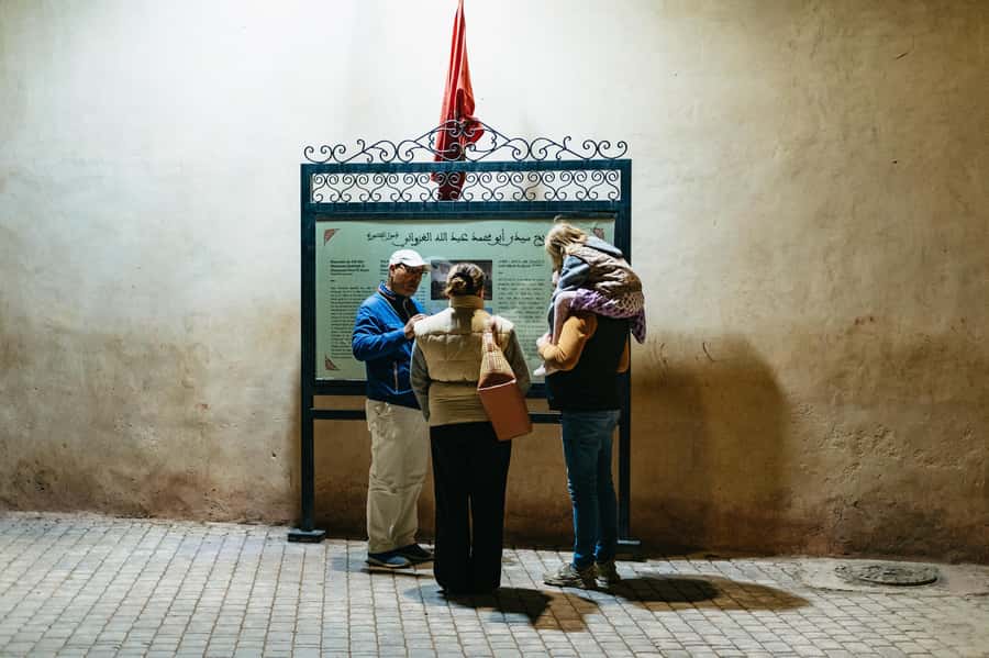 Marrakech: Medina by Night Walking Tour with Moroccan Tea - Practical pacing: what a typical evening feels like