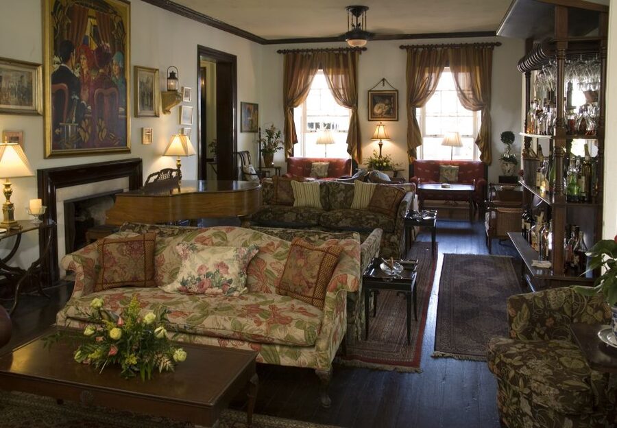 Nassau: Afternoon Tea at Graycliff Hotel and Restaurant - Who Should Book Graycliff Afternoon Tea