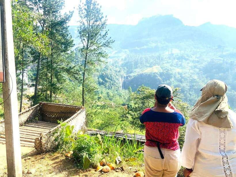 Nuwara Eliya: Tea Factory and Pickle Waterfalls Tuk Tuk Tour - What to pack for a comfy tea-and-falls day