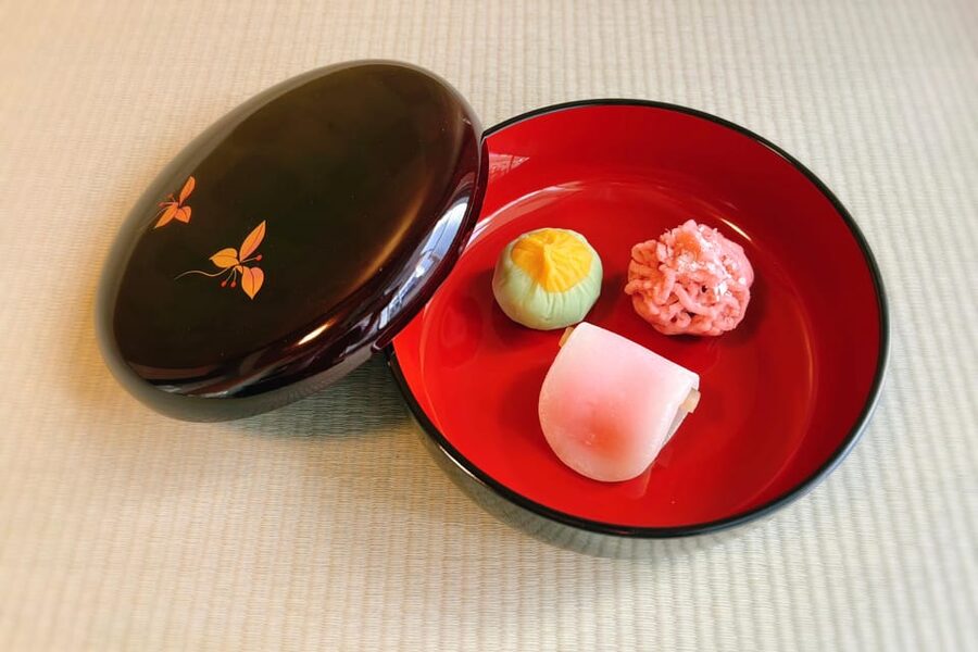 Osaka: Private Tea Ceremony and Calligraphy Experience - Who this experience suits best (and who should choose something else)