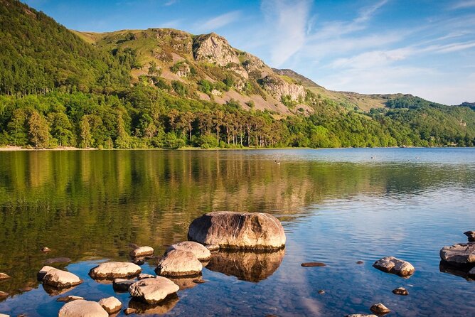 Overnight Lake District with Cream Tea and Cruise from London - Tarn Hows and the Langdale Valley: photos plus real mountain context