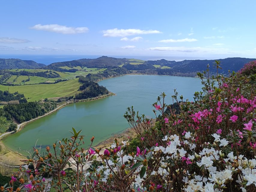 Privat van tour Furnas valley, Gorreana tea – islands gems - Lagoa das Furnas fumarolas and steam-time around the emerald lake