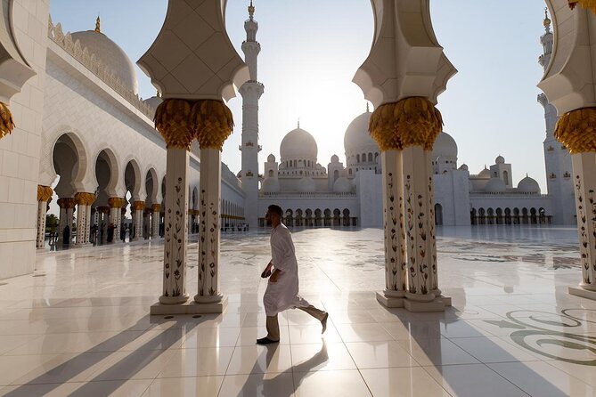 Private Abu Dhabi Sheikh zayed mosque with Louver Museum & Emirates Place Tea - Key points before you go