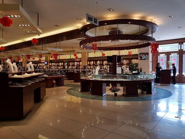 Private Beijing Markets Tour with Tea Tasting at Hongqiao Pearl Market - Hongqiao Pearl Market tea tasting: shopping with a negotiation coach