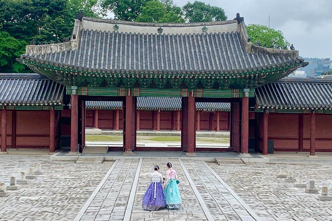Private Full-Day Guided Tour in Seoul with Lunch, Tea and Dinner - Bukchon Hanok Village and Baek In-je’s House: hanok views with less confusion