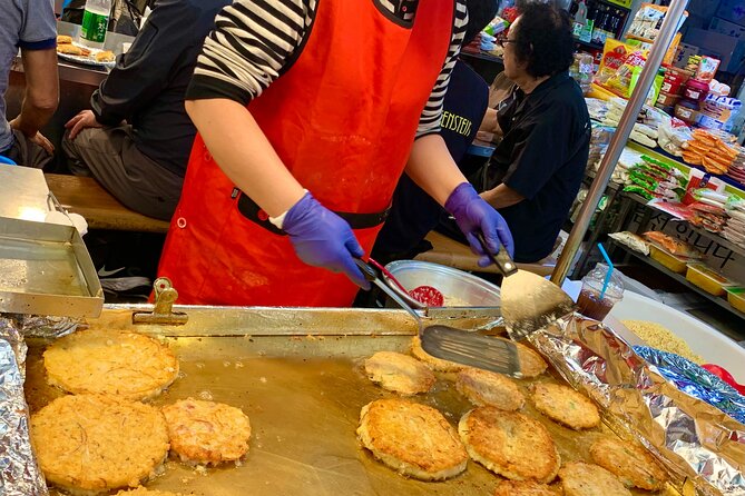 Private Full-Day Guided Tour in Seoul with Lunch, Tea and Dinner - Insadong for tea culture and craft browsing, plus a stream reset