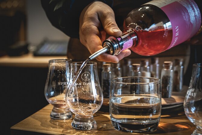 Private Tassie Distillery Tour - Tastings, Lunch and Morning Tea - Stop 1: Spring Bay Distillery in Cambridge With Susanne and Cam