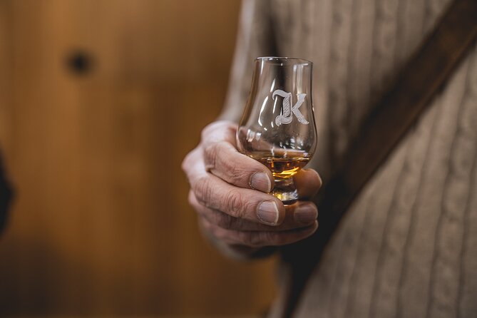 Private Tassie Distillery Tour - Tastings, Lunch and Morning Tea - Lunch in a Rustic Distillery Loft (Where the Smell Is Part of the Menu)