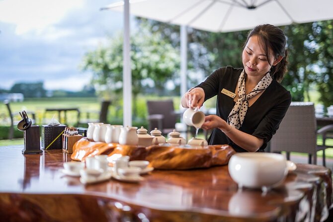 Private tour from Auckland - Waitomo Glowworm Caves, Zealong Tea & Kiwi Bird - Lunch, snacks, and comfort: the unglamorous part that makes the day work