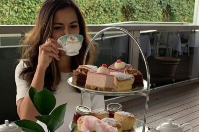 Private Tour: Royal High Tea At Kensington Palace Gardens - Getting there: Queensway start and the 2-hour rhythm