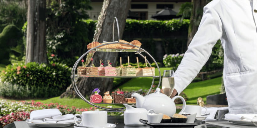 Royal Afternoon Tea at the Grand Nuwara Eliya + Bubbly! - Entering The Grand in Nuwara Eliya: the mood shift starts fast
