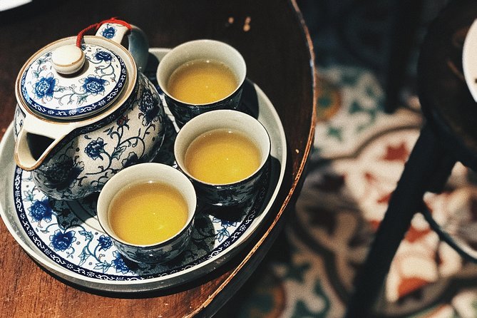 Sip & Savor: Maokong Tea & Shenkeng Stinky Tofu Private Day Tour - Tieguanyin and Baozhong at the tea promotion center