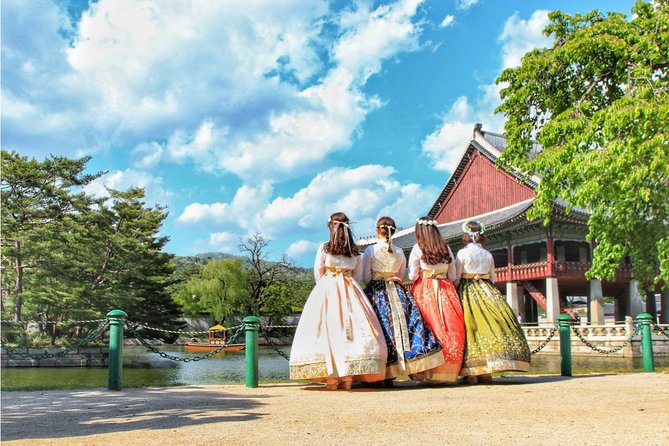 Small Group Seoul Highlight Tour opt. Hanbok & Tea Ceremony - Bukchon Hanok Village in 30 Minutes: Traditional Lanes, Real-Life Vibe