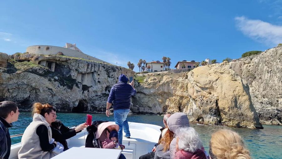 Syracuse:Ortigia, Sea Caves Winter Boat Tour + Tea & Blanket - Comfort First: Blankets, Herbal Tea, and an Awning-Protected Ride