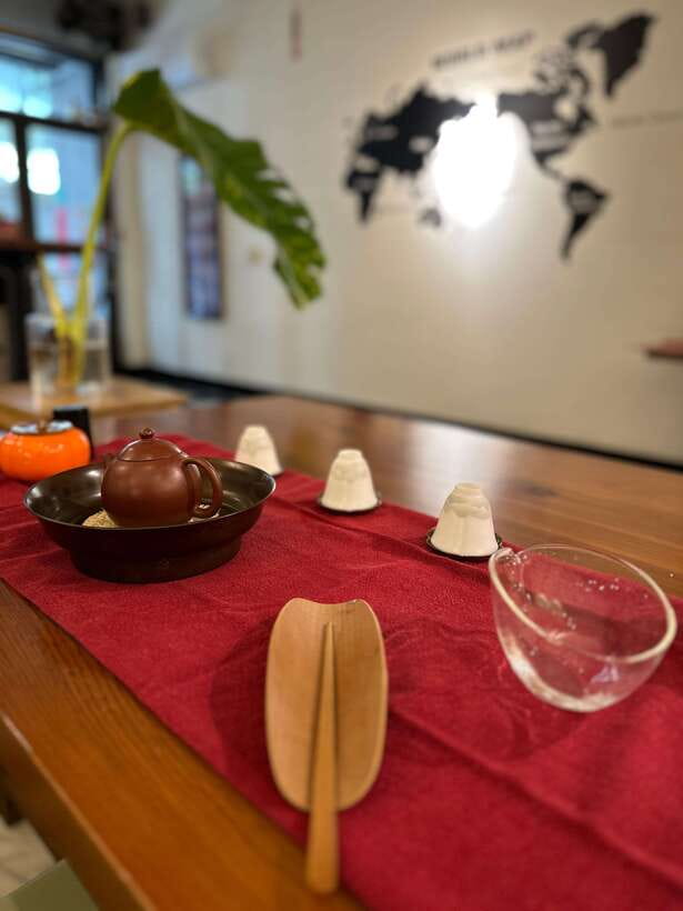 Tainan Culture Trip: Chinese Tea Ceremony_Oolong Tea - First stop: the TOT House and the ceremony mood