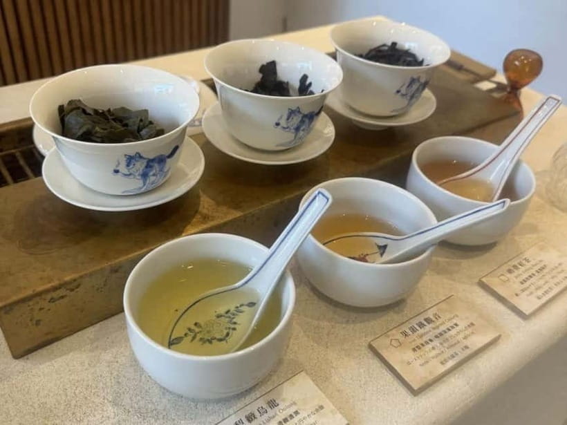 Taipei: Taiwan Traditional Breakfast & Market & Tea Tasting - Dihua Street: where food turns into neighborhood atmosphere