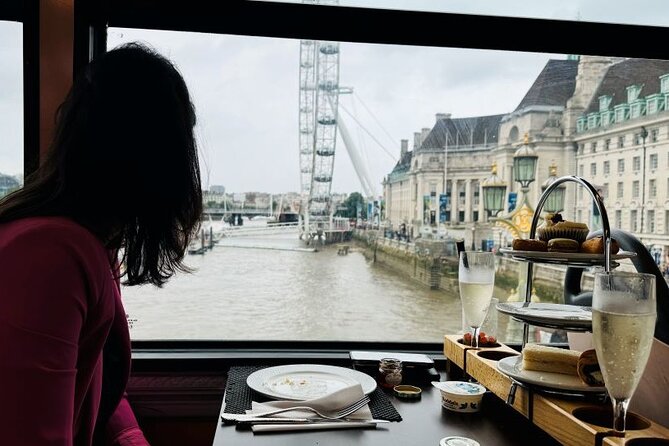 Taylor Swift-Inspired London Afternoon Tea Bus - Music and the Taylor Swift Factor: Singing Along Without Pressure