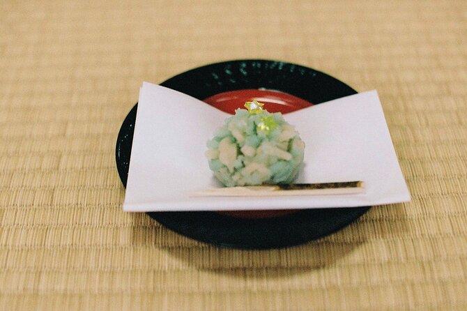 Tea ceremony by the tea master in Kyoto SHIUN AN - What you’ll handle: the tea bowl, container, scoop, and whisk