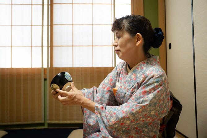 Tea Ceremony Experience in Kyoto - Meeting Chisato: the 30+ Year Tea Teacher Factor