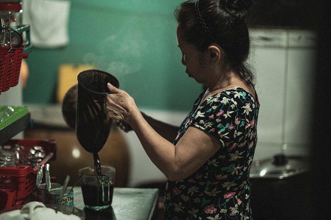 Tea & Coffee Experience - Stop 3: Vietnamese tea tasting—aroma first, conversation second