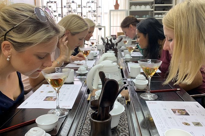 Tea Tasting and Pairing Concept Workshop - The pairing session: dried nuts, chocolate, and flower honey toast