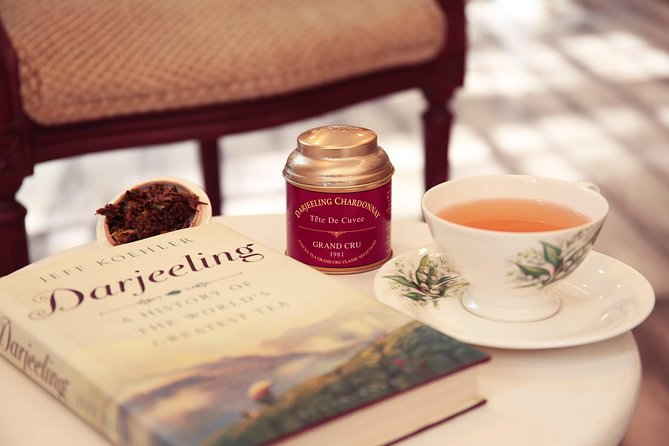 Tea Tasting Session at India's oldest tea boutique : Sancha Tea Boutique - Browsing the Store Without Getting Lost