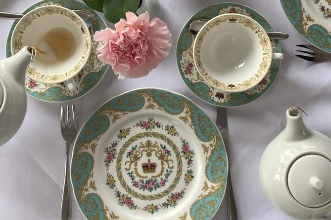 The Kensington Palace Gardens Royal High Tea - Hyde Park and royal stories: what you learn on the footpaths