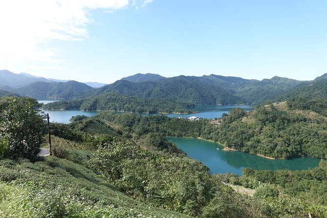 Thousand Island Lake and Pinglin Tea Plantation from Taipei - Getting out of Taipei: the coach ride that sets the tone