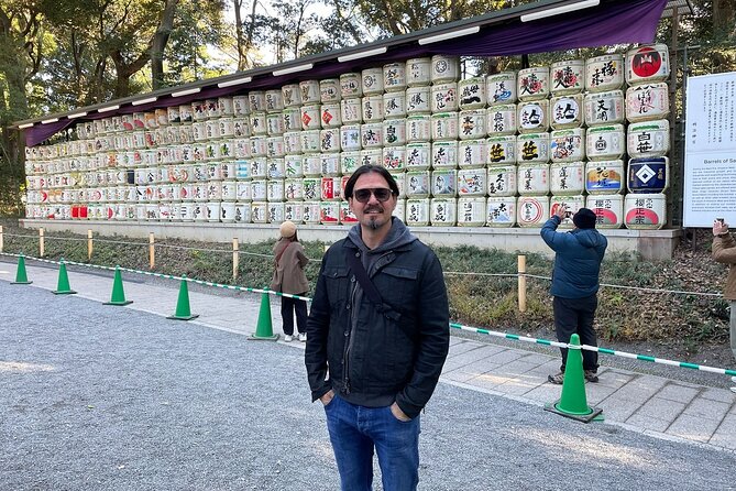 Tokyo 6 hr Private Guided Tour & Tea Ceremony Experience - Akihabara and Tsukiji Outer Market: Tech Shops and Food-Neighbor Streets
