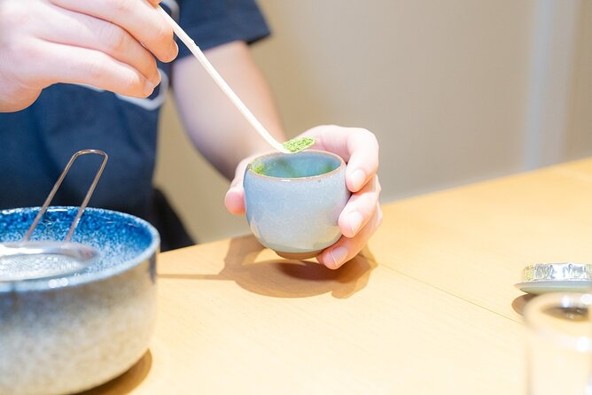 Tokyo: Matcha Tea Ceremony Experience at Japanese room in Shibuya - Inside the Japanese room: what the hour covers