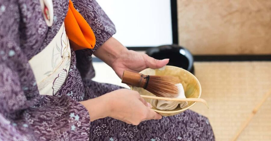 Tokyo: Tea Ceremony Experience in a small tea room - Meet Mari: the English tea teacher with 20 years behind the whisk