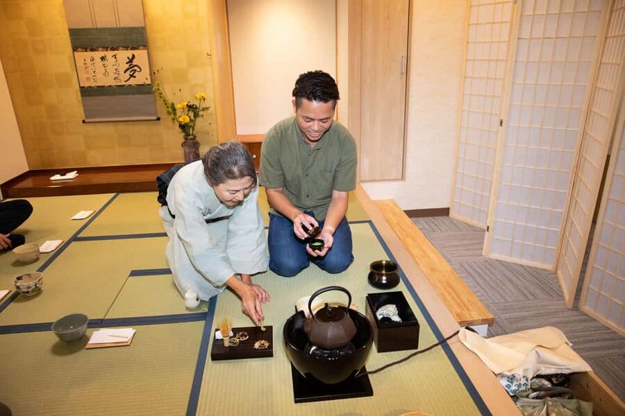Tokyo: Tea Ceremony Experience in Asakusa - Tasting matcha and sweets: how the flavors teach the ritual