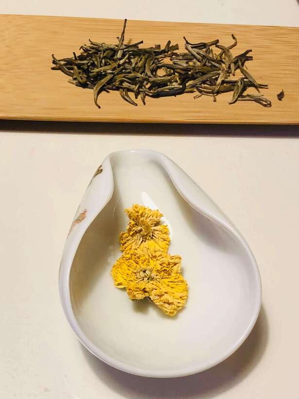 Traditional Chinese Tea Ceremony Experience - The tea lineup: oolong, pu-erh, green, jasmine, flower tea