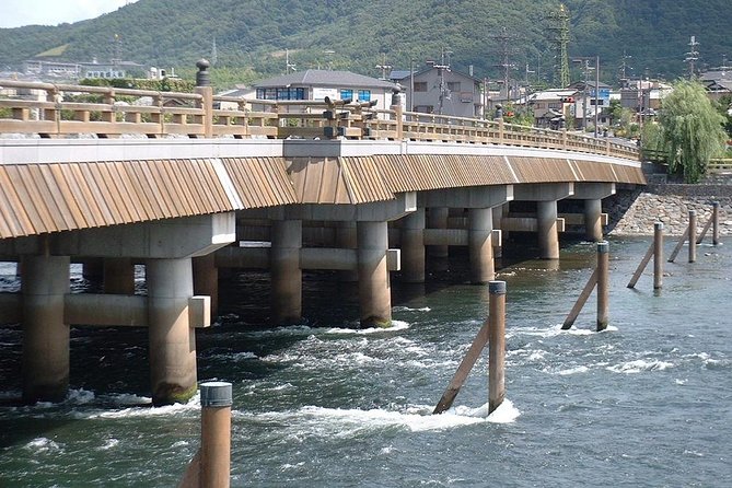 Uji Walking Tour - Byodo-in temple and Tea Ceremony from Kyoto - Getting there by JR rapid trains (and why it matters)
