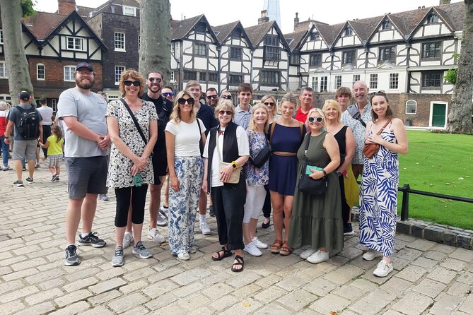 VIP Kensington Palace Gardens Tour & Royal Tea Crown Experience - Hilton London Hyde Park start: quick setup, easy arrival