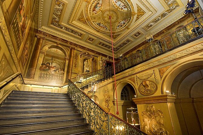 VIP Kensington Palace Gardens Tour & Royal Tea Crown Experience - Rainy London proof: what to do if the weather turns